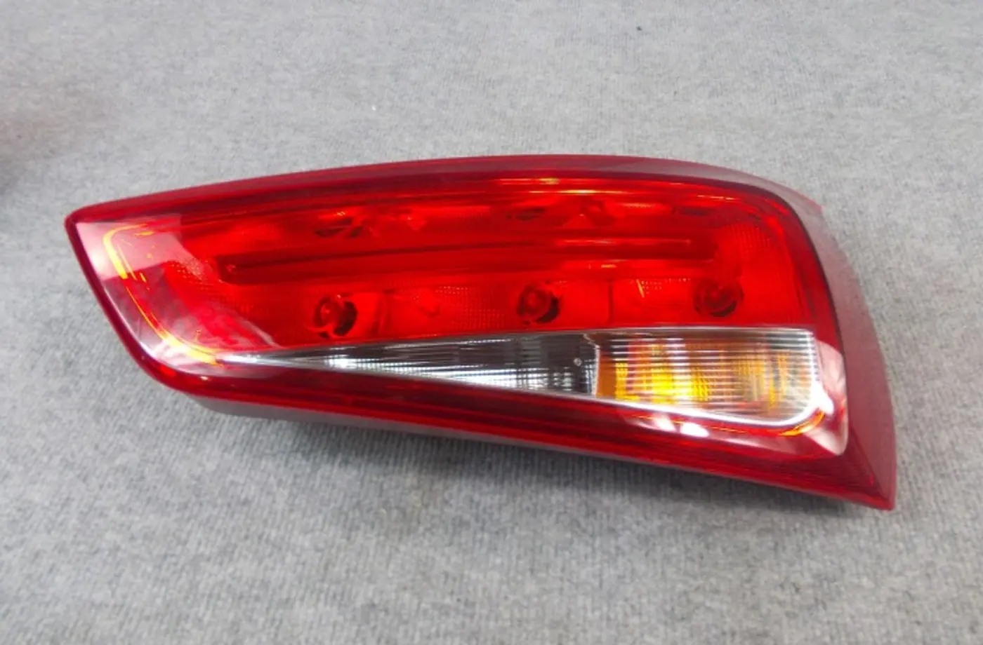 Фонарь задний правый к Audi A1 2010