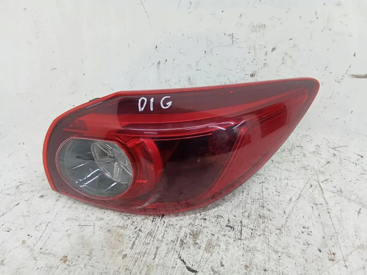 Фонарь задний правый к Mazda 121 1996