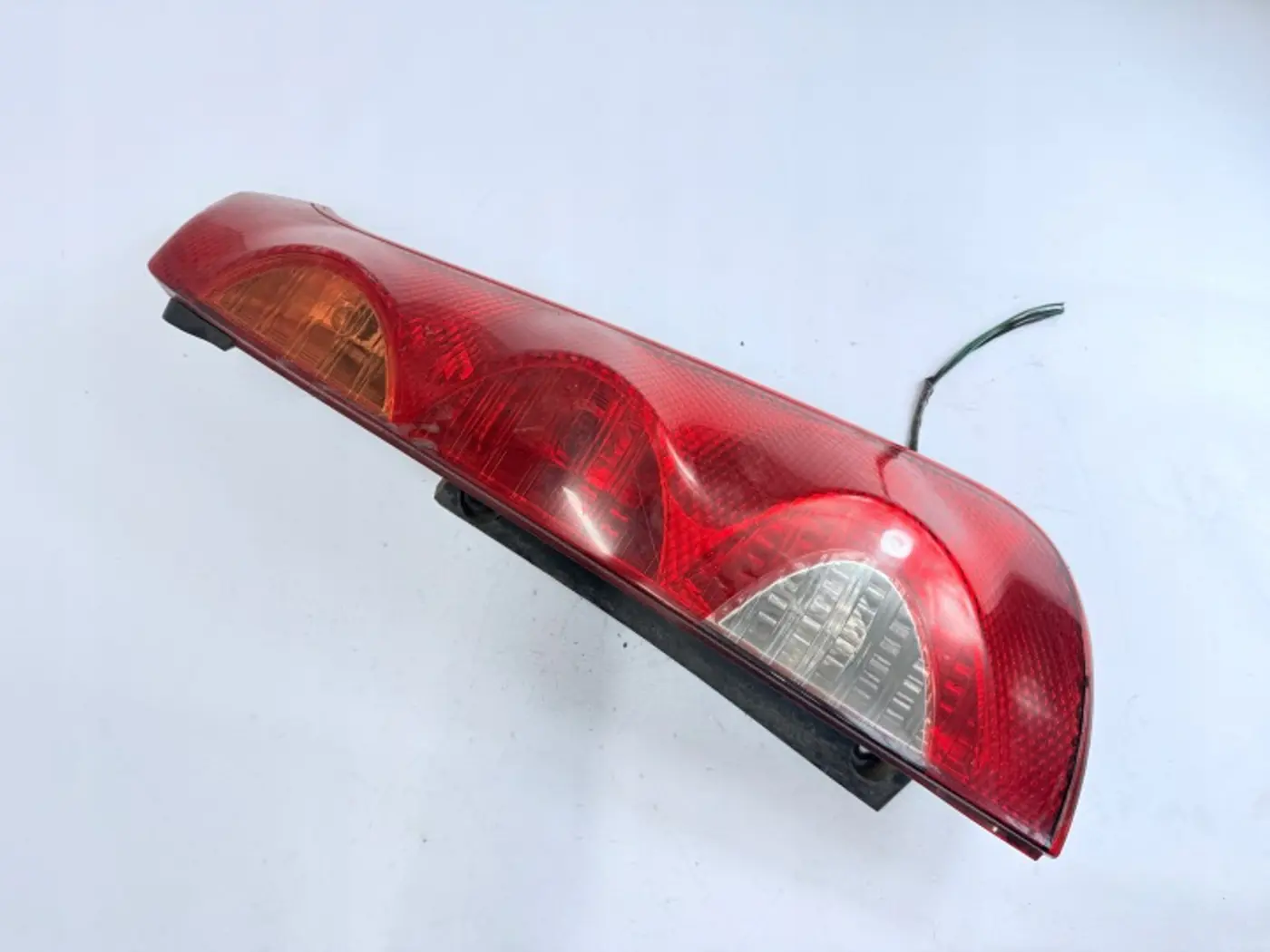 Фонарь задний правый к Nissan Note 2005