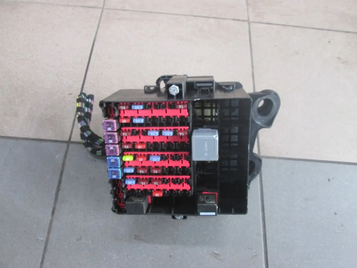 Блок предохранителей к Ford Fiesta 2008
