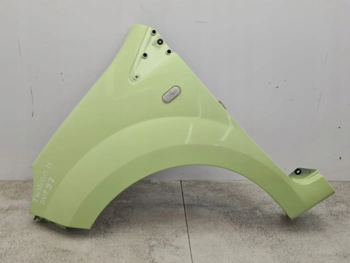 Крыло переднее левое к Renault Twingo 2007