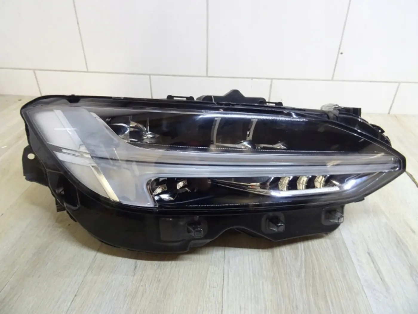 Фара правая к Volvo S90 2020