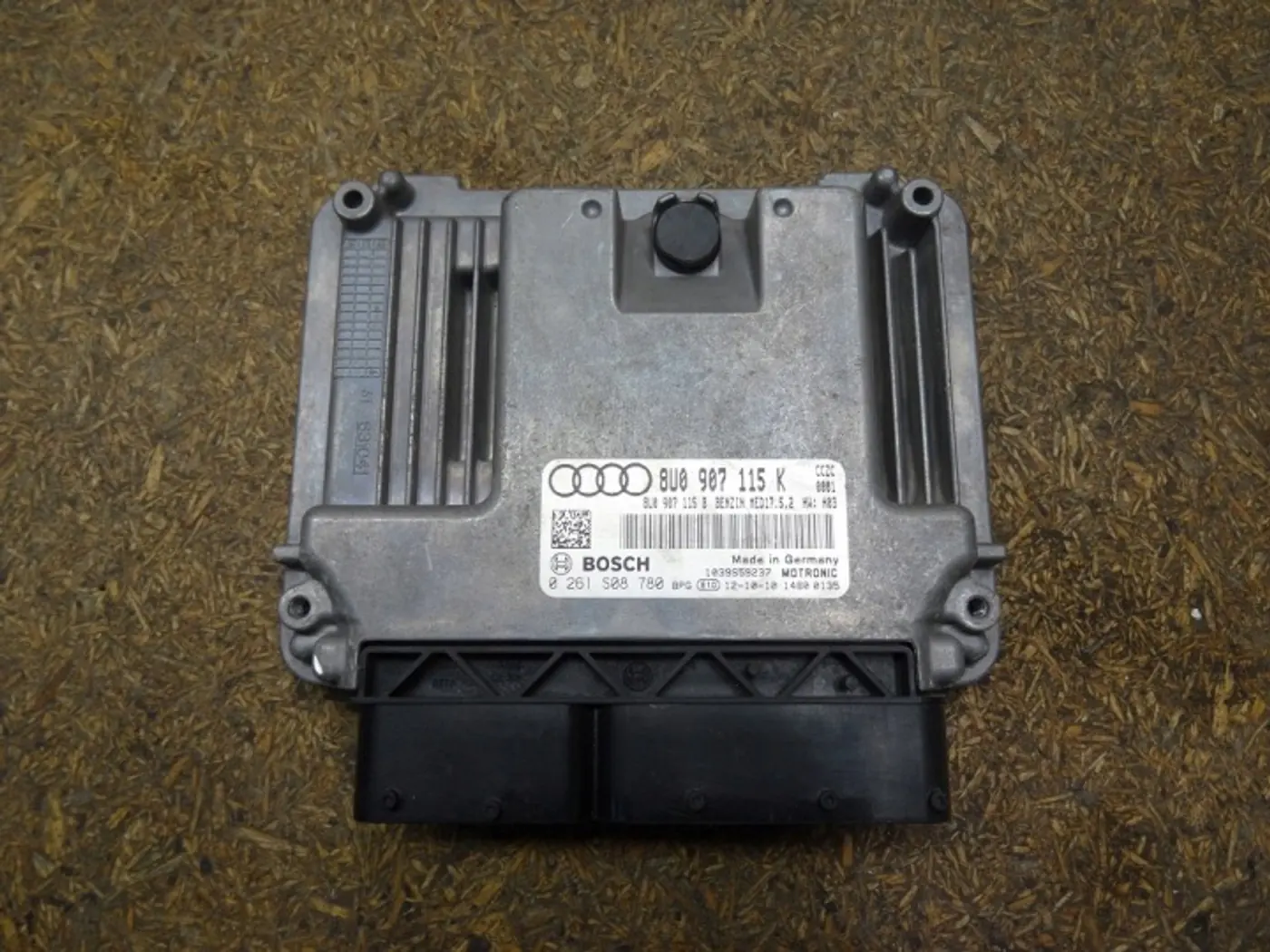 Блок управления двигателем к Audi Q3 2011