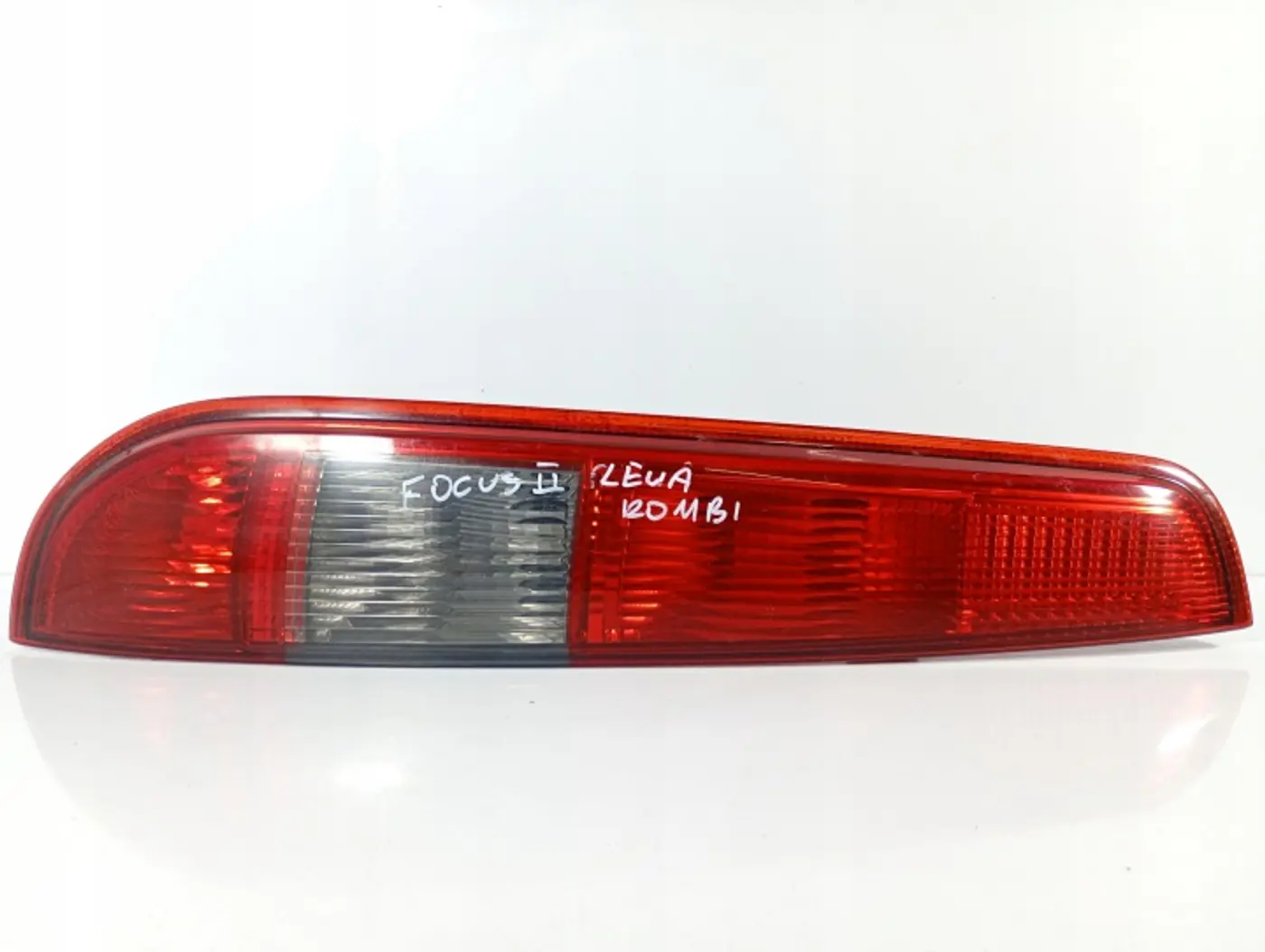 Фонарь задний левый к Ford Focus 2005