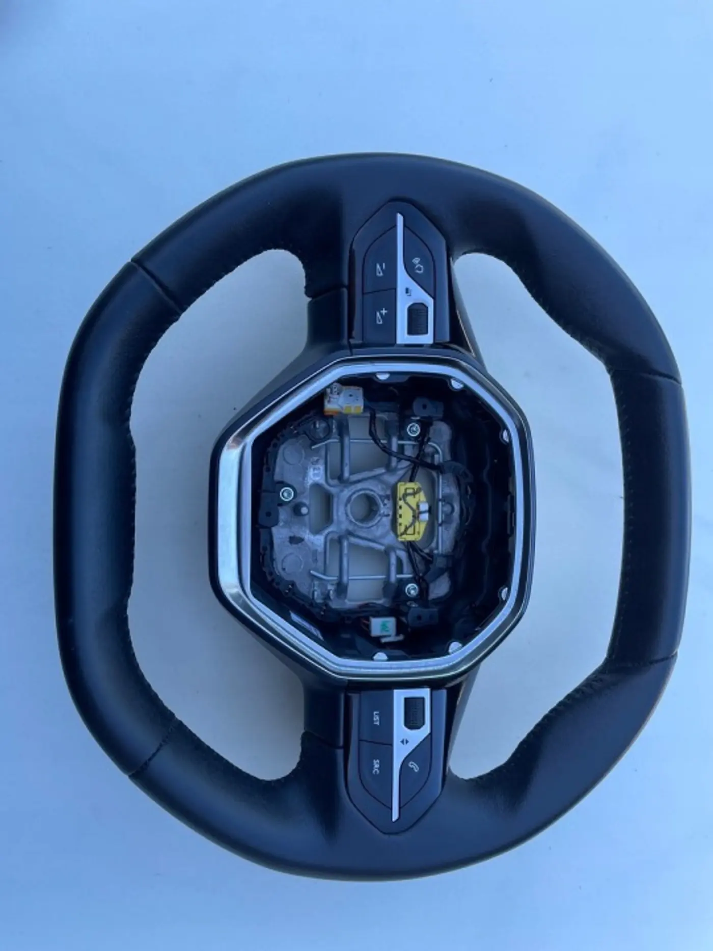 Руль к Peugeot 2008 2019