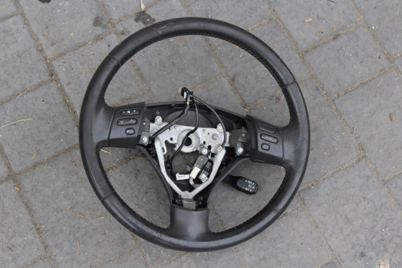 Руль к Toyota Corolla Verso 2001