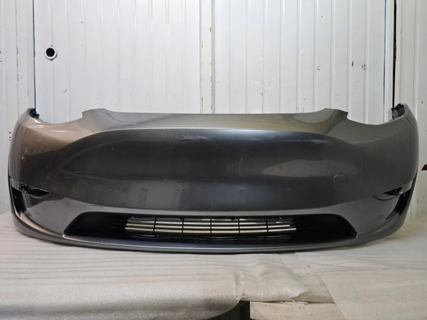 Бампер передний к Tesla Model Y 2020