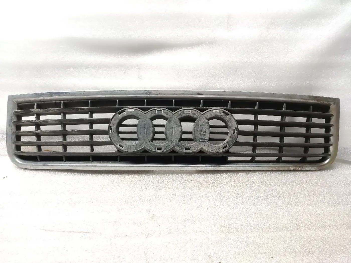 Решетка радиатора к Audi A4 2003