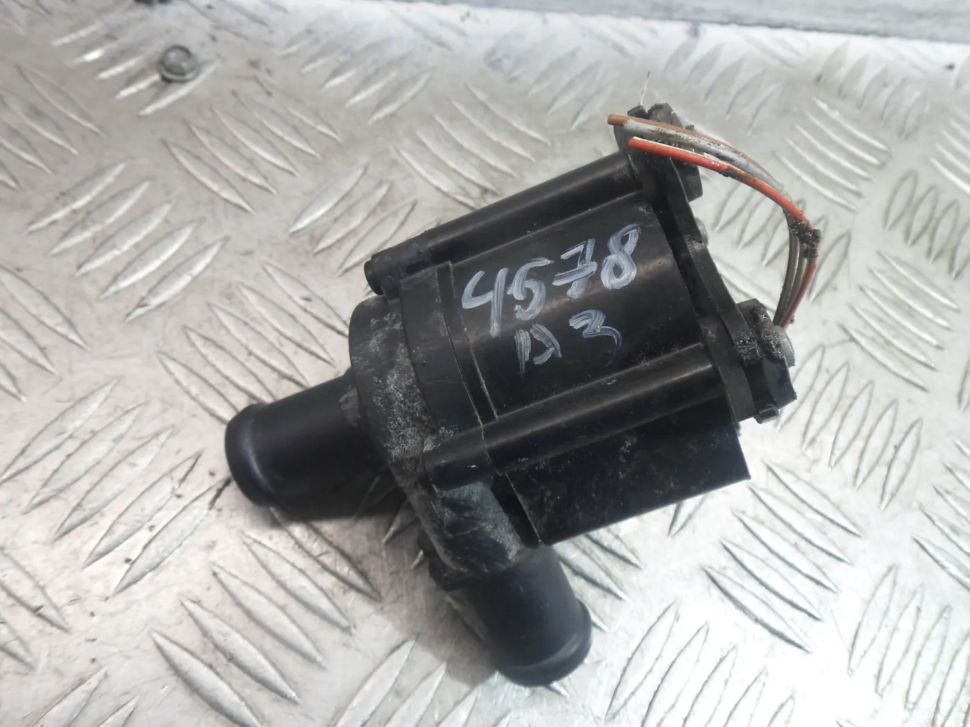 Помпа к Audi A3 2015