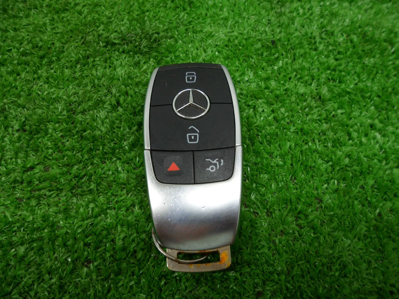 Ключ к Mercedes-Benz GLC 2022