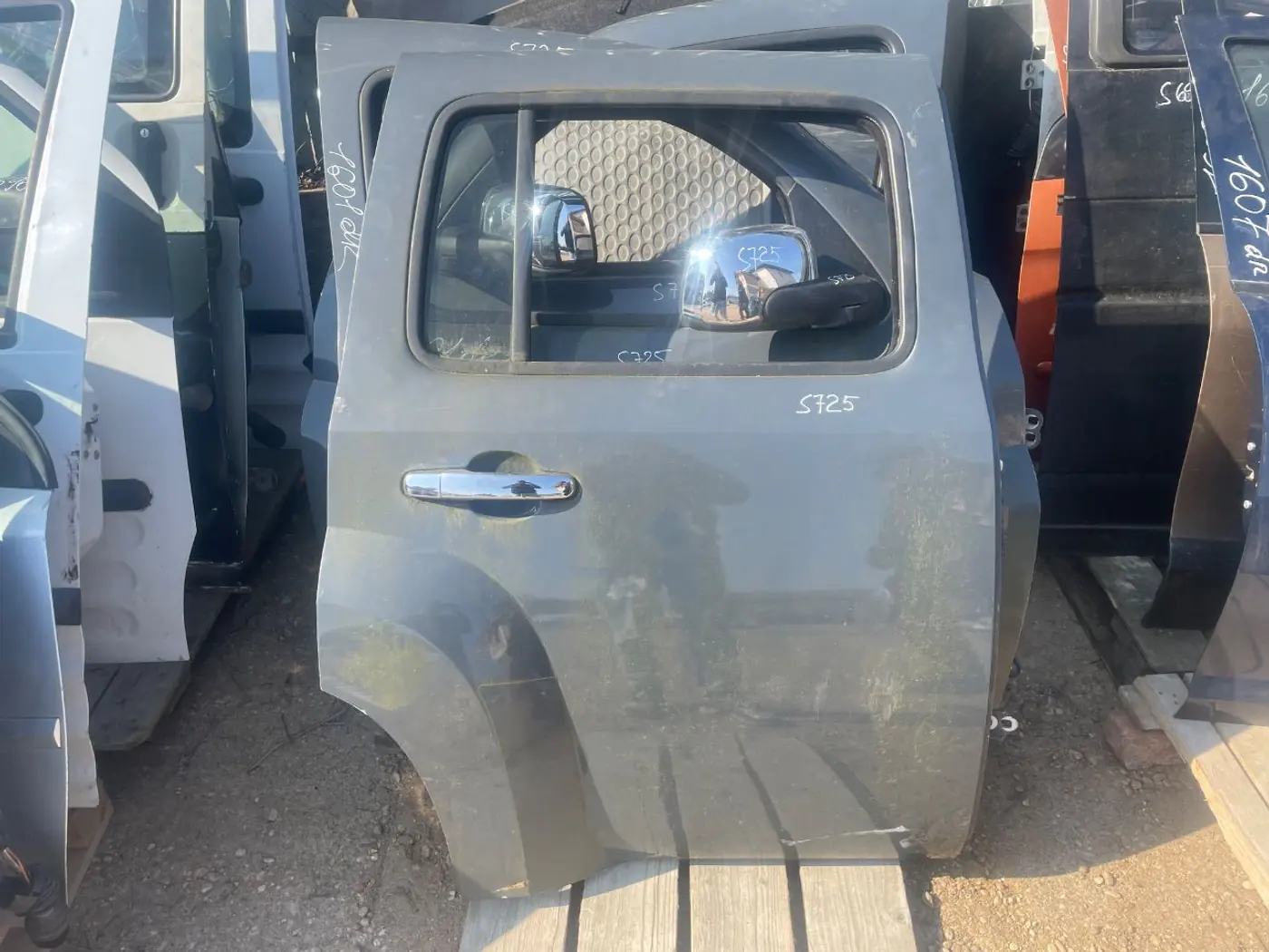 Дверь задняя правая к Chevrolet HHR 2007