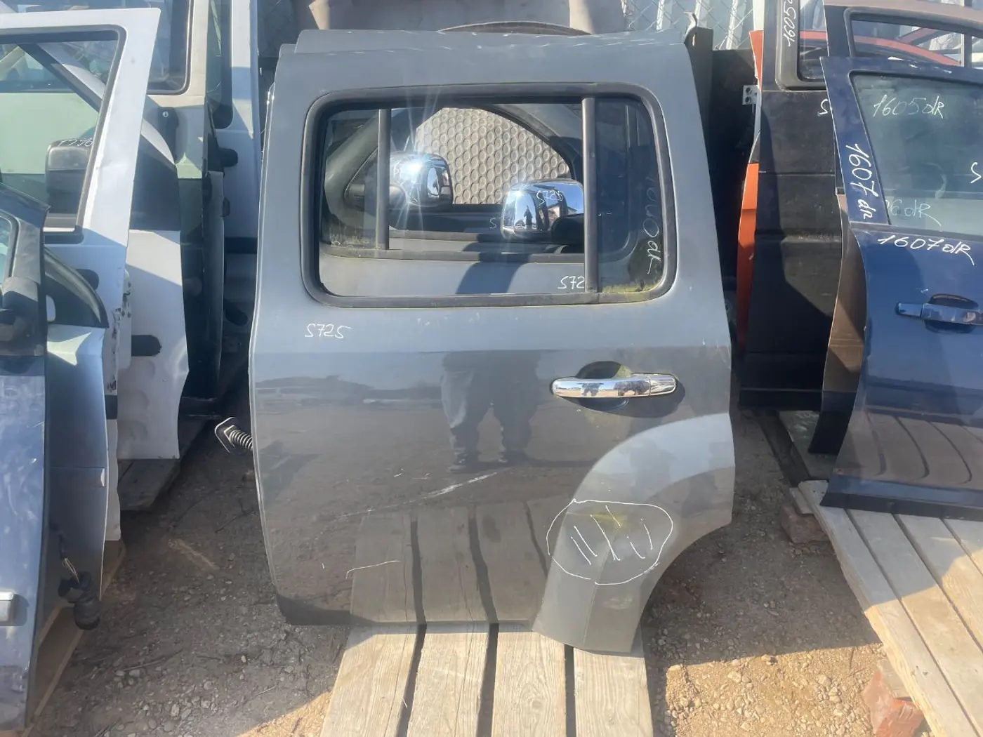 Дверь задняя левая к Chevrolet HHR 2007