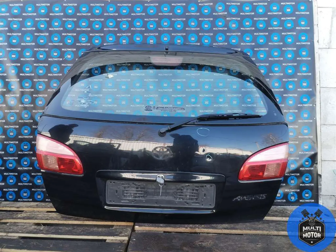 Щеткодержатель задний к Toyota Avensis 2001