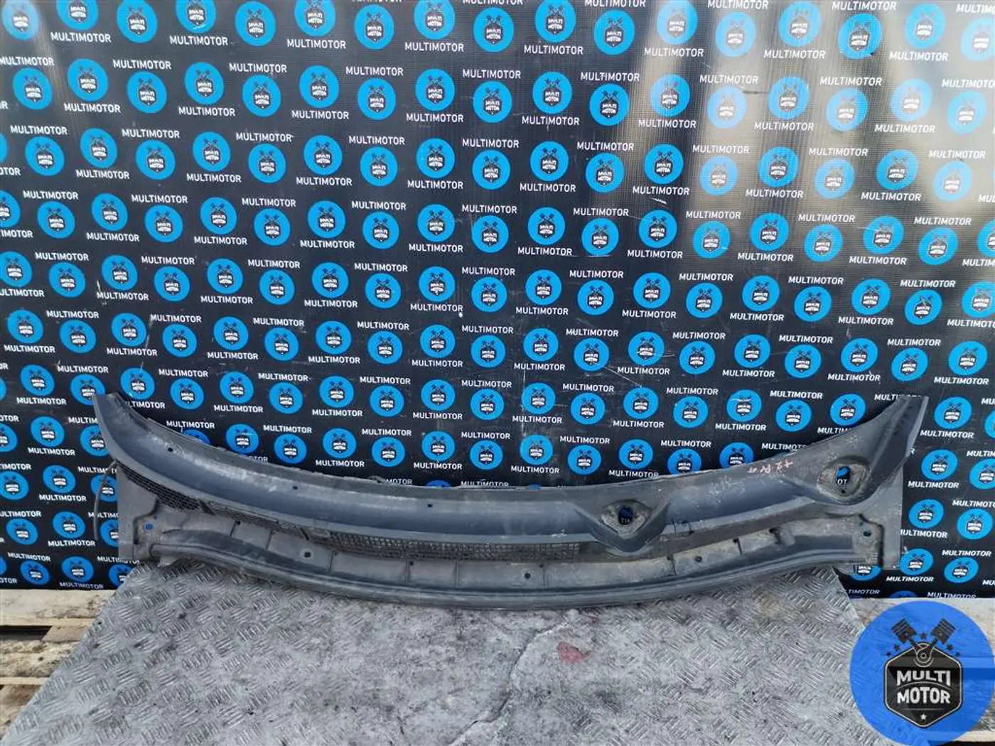 Накладка декоративная  к Nissan Qashqai+2 2010