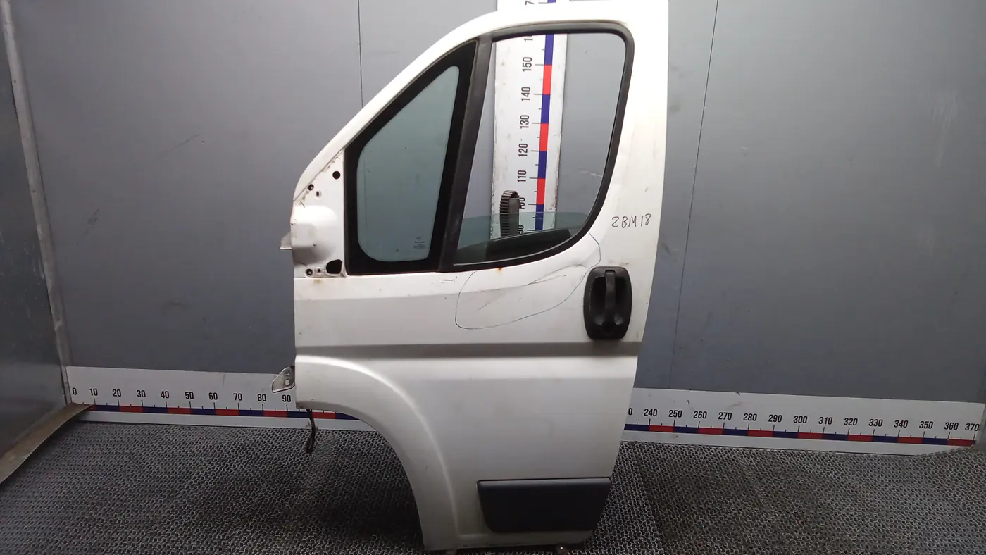 Дверь передняя левая к Citroen Jumpy 2015