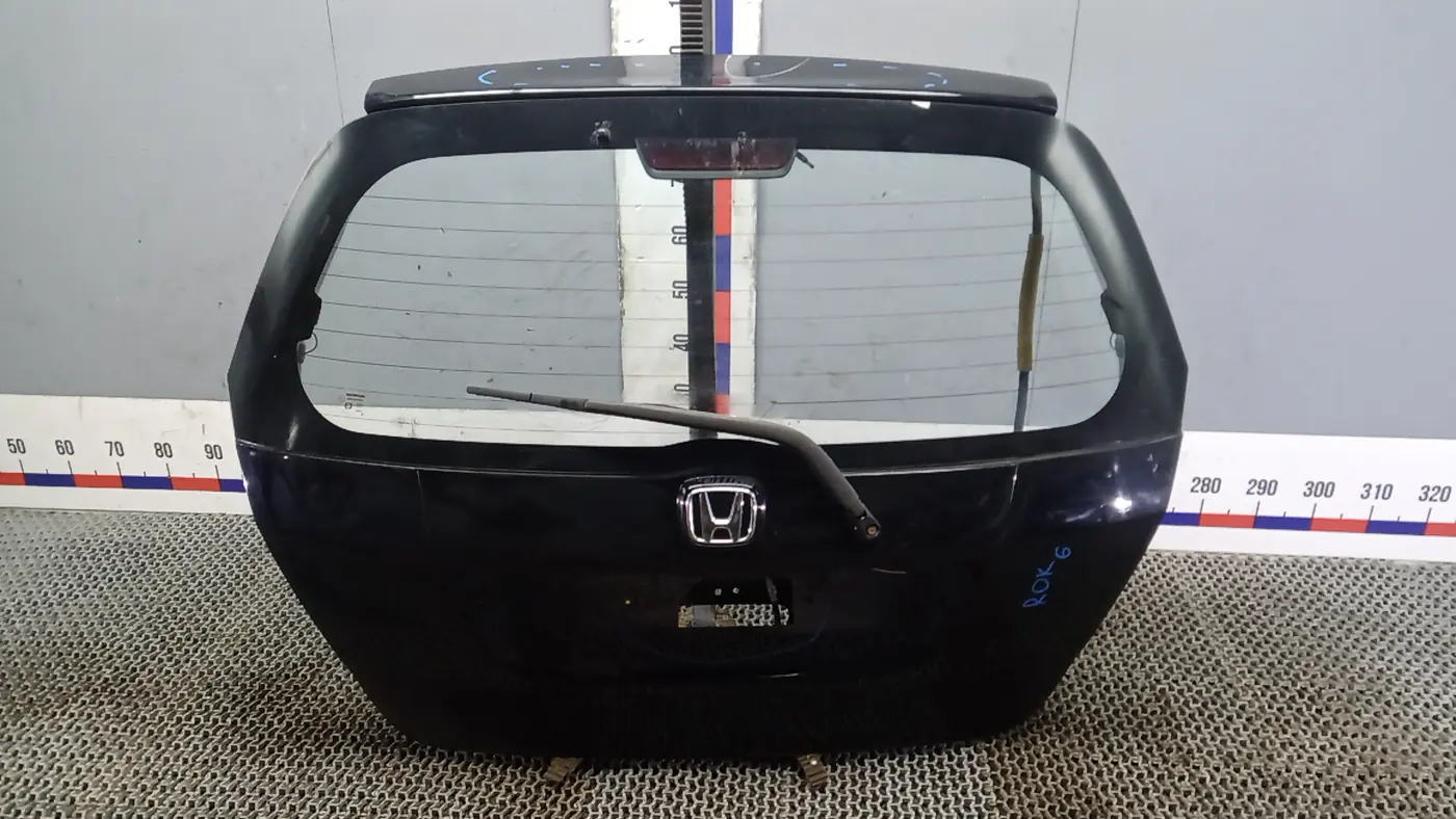 Стекло заднее к Honda Jazz 2008