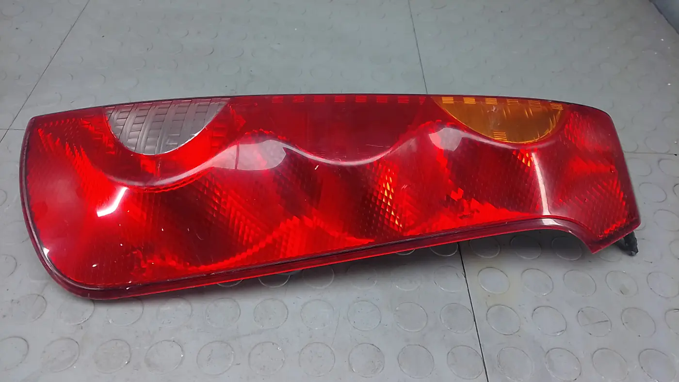 Фонарь задний правый к Nissan Note 2008