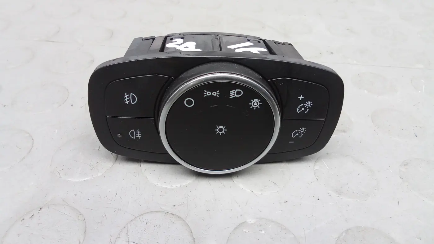 Переключатель света к Ford Focus 2019