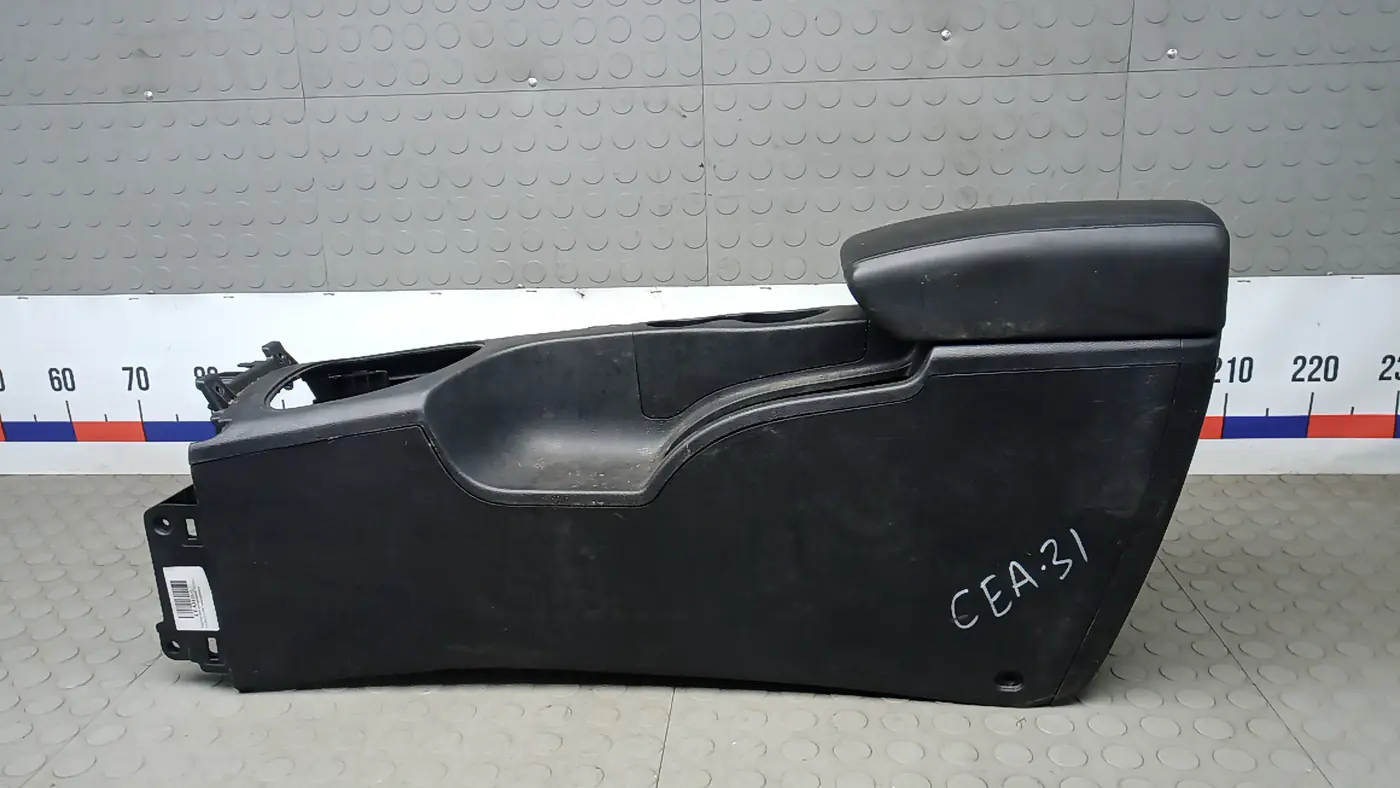 Подлокотник к Nissan Qashqai 2007