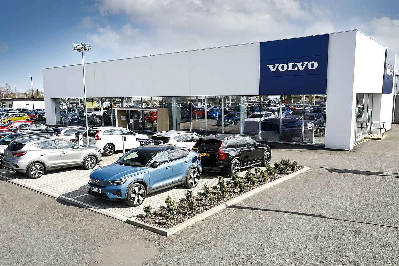Volvo Cars станет официальным импортером автомобилей Lynk and Co в Европе