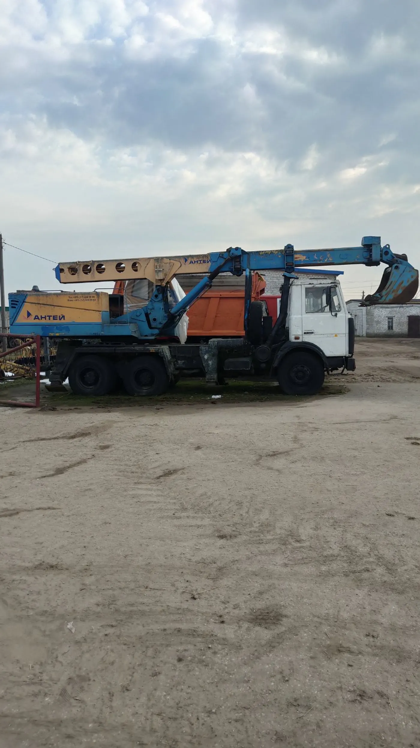 МАЗ 6303 2005