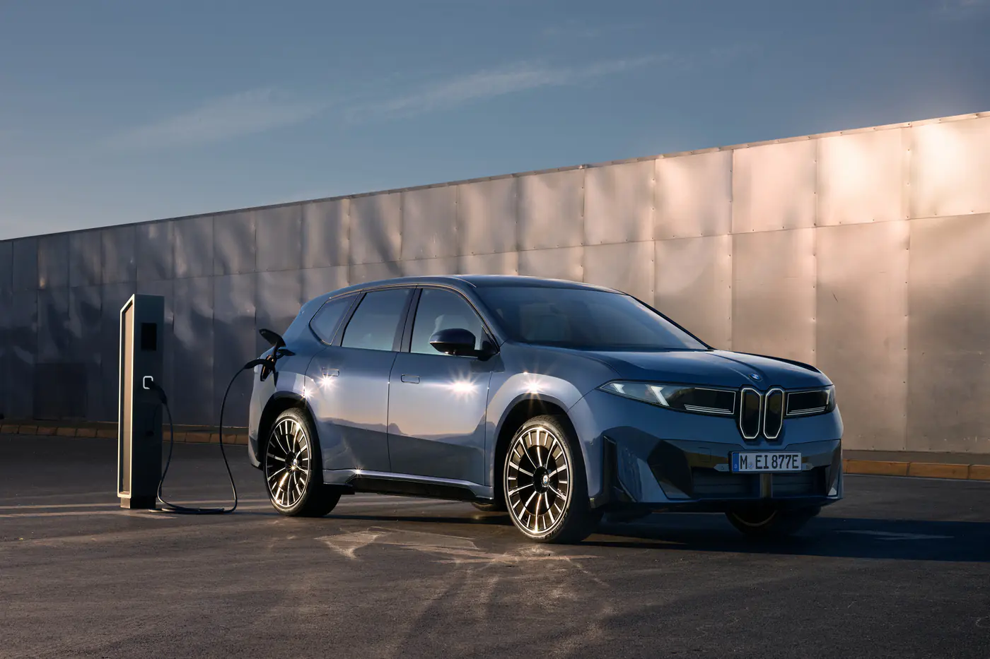 Кроссовер BMW iX3: заднеприводная модификация и удлиненная версия
