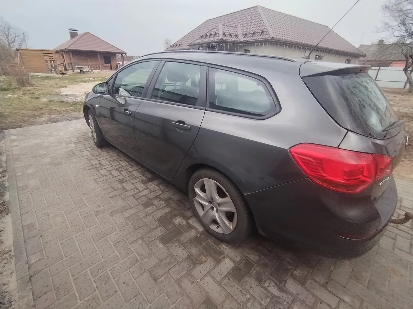 Opel Astra J, 2011