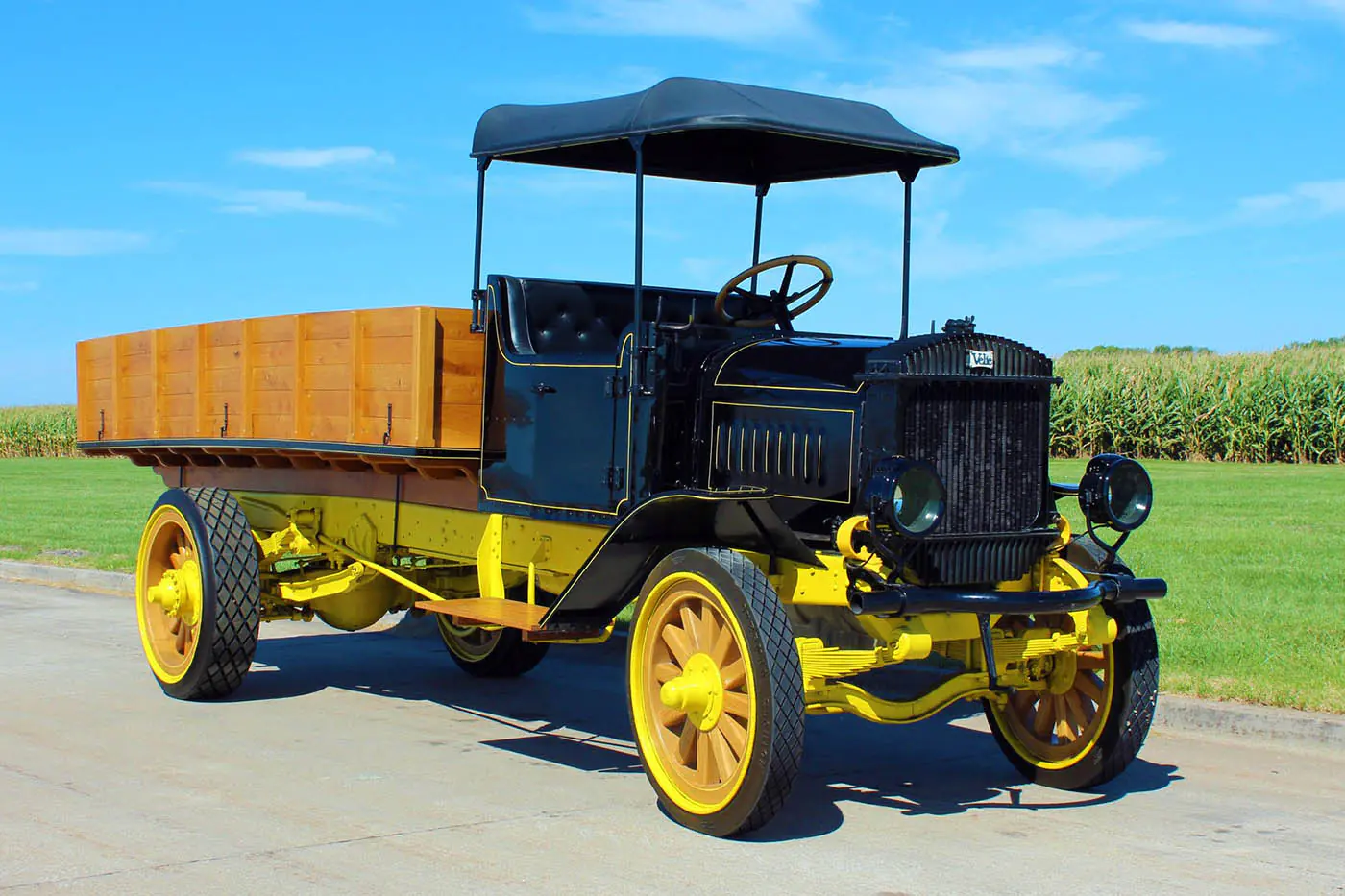 Очень редкий грузовик Velie – экспонат 1917 года в американском музее Iowa 80 Trucking