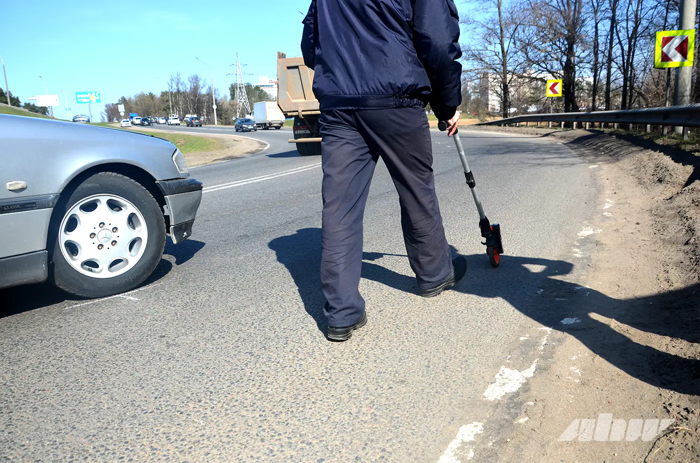 «Суть – привязать движение авто к конкретным точкам во времени и пространстве»: узнали, как проходит следственный эксперимент