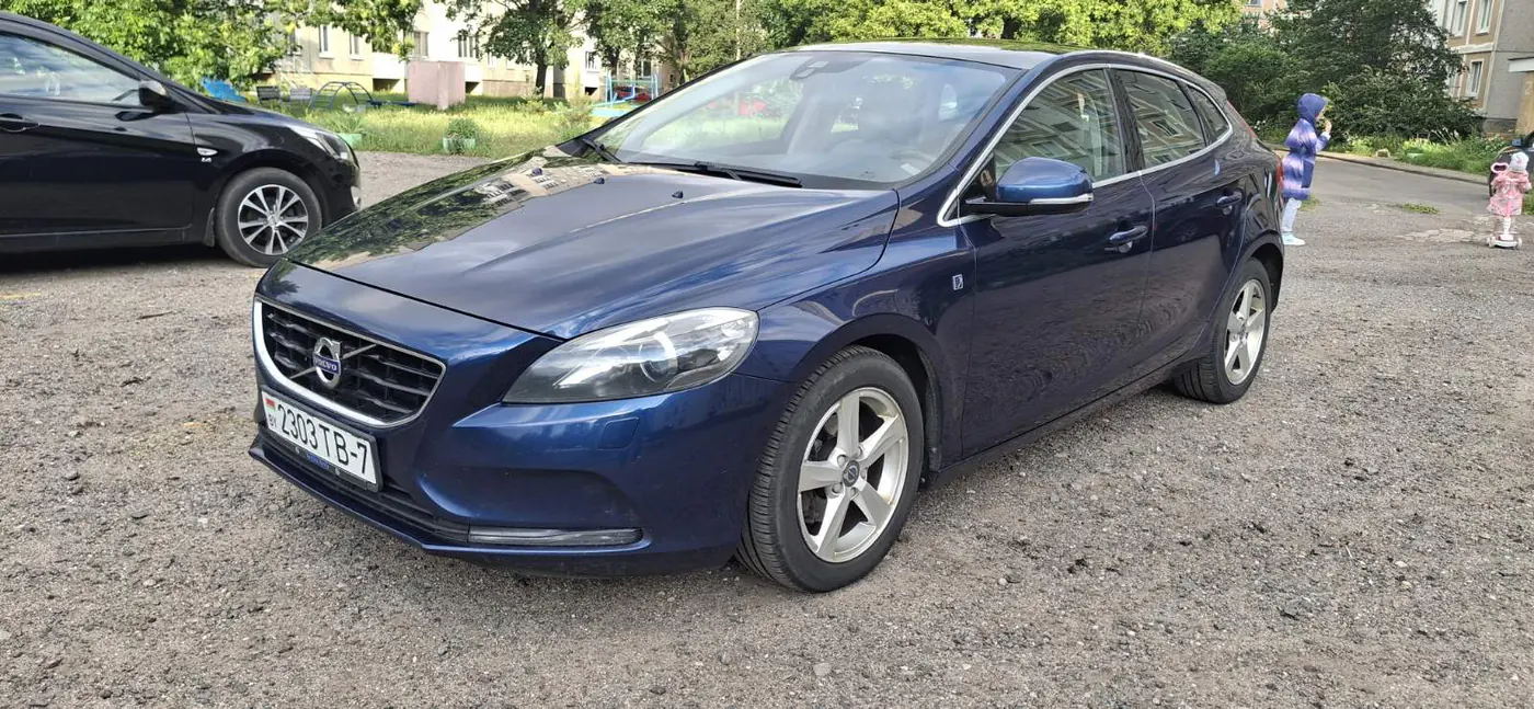Volvo V40 II, 2015