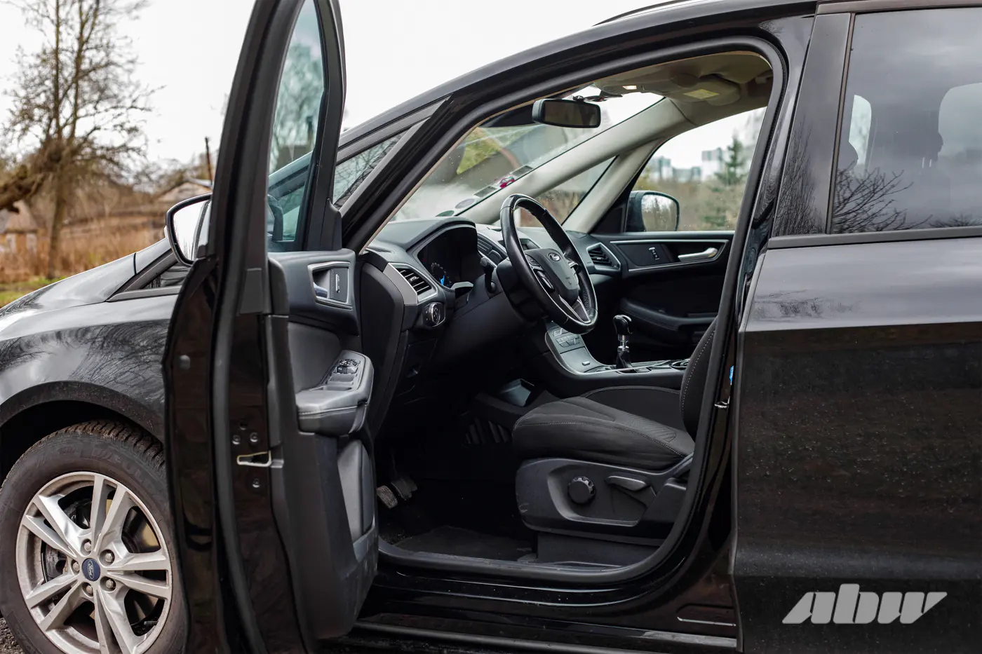 Полтора литра на всю семью: секонд-тест семиместного Ford S-MAX