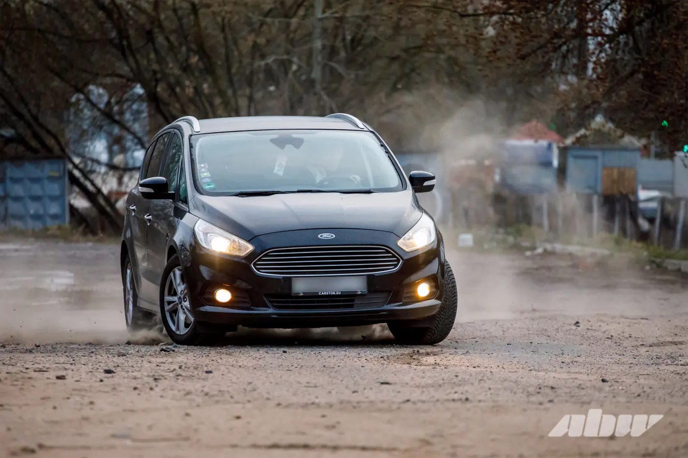 Полтора литра на всю семью: секонд-тест семиместного Ford S-MAX