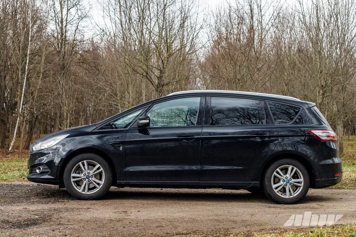 Полтора литра на всю семью: секонд-тест семиместного Ford S-MAX