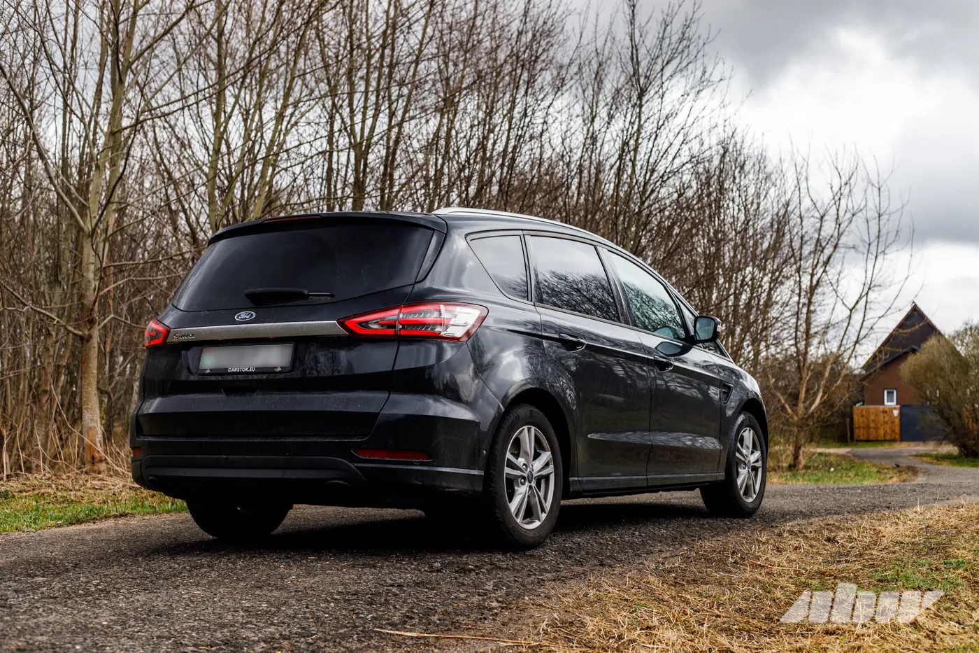 Полтора литра на всю семью: секонд-тест семиместного Ford S-MAX