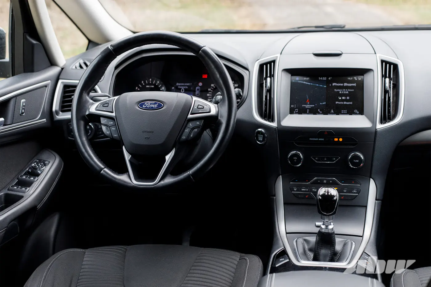 Полтора литра на всю семью: секонд-тест семиместного Ford S-MAX