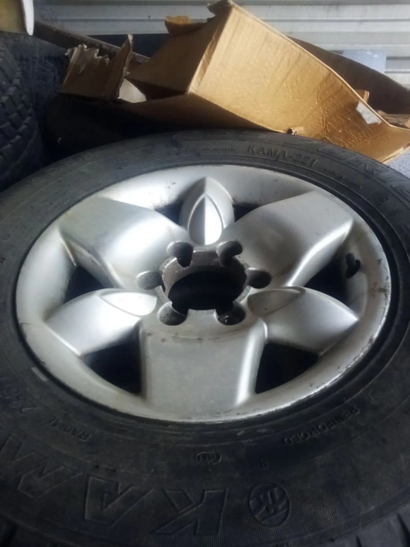 R16  Nissan   к Nissan