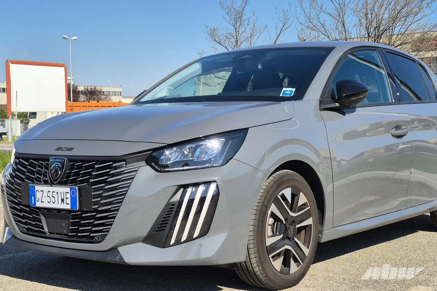 Итальянский трип на арендном Peugeot 208: эмоции, штраф и попытка развода
