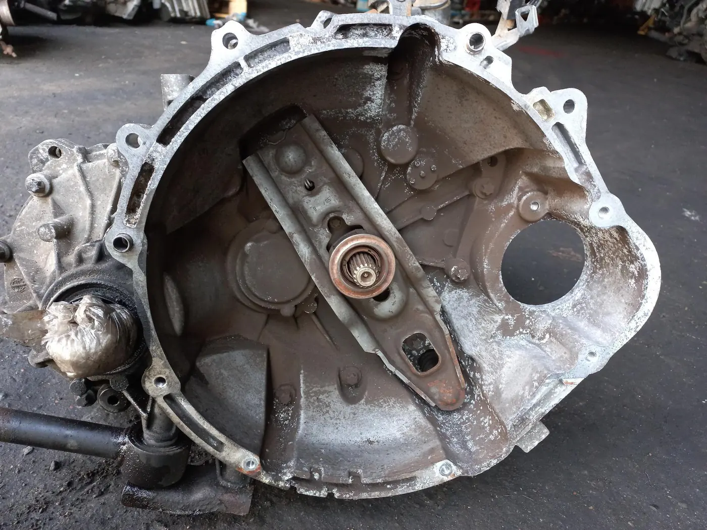 КПП механическая (МКПП) к Mitsubishi Colt 2006
