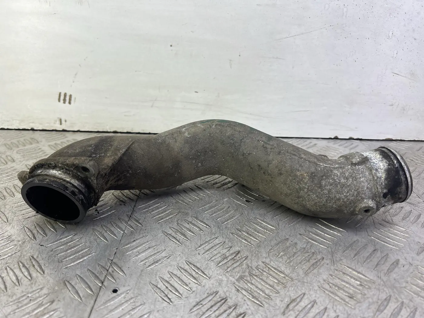 Патрубок интеркулера к Mazda 6 2004