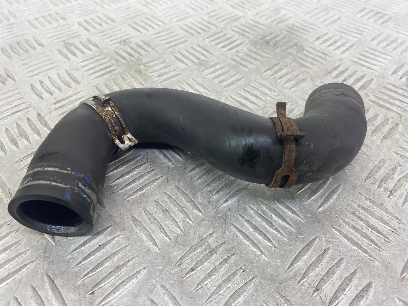 Патрубок к Peugeot 206 2006