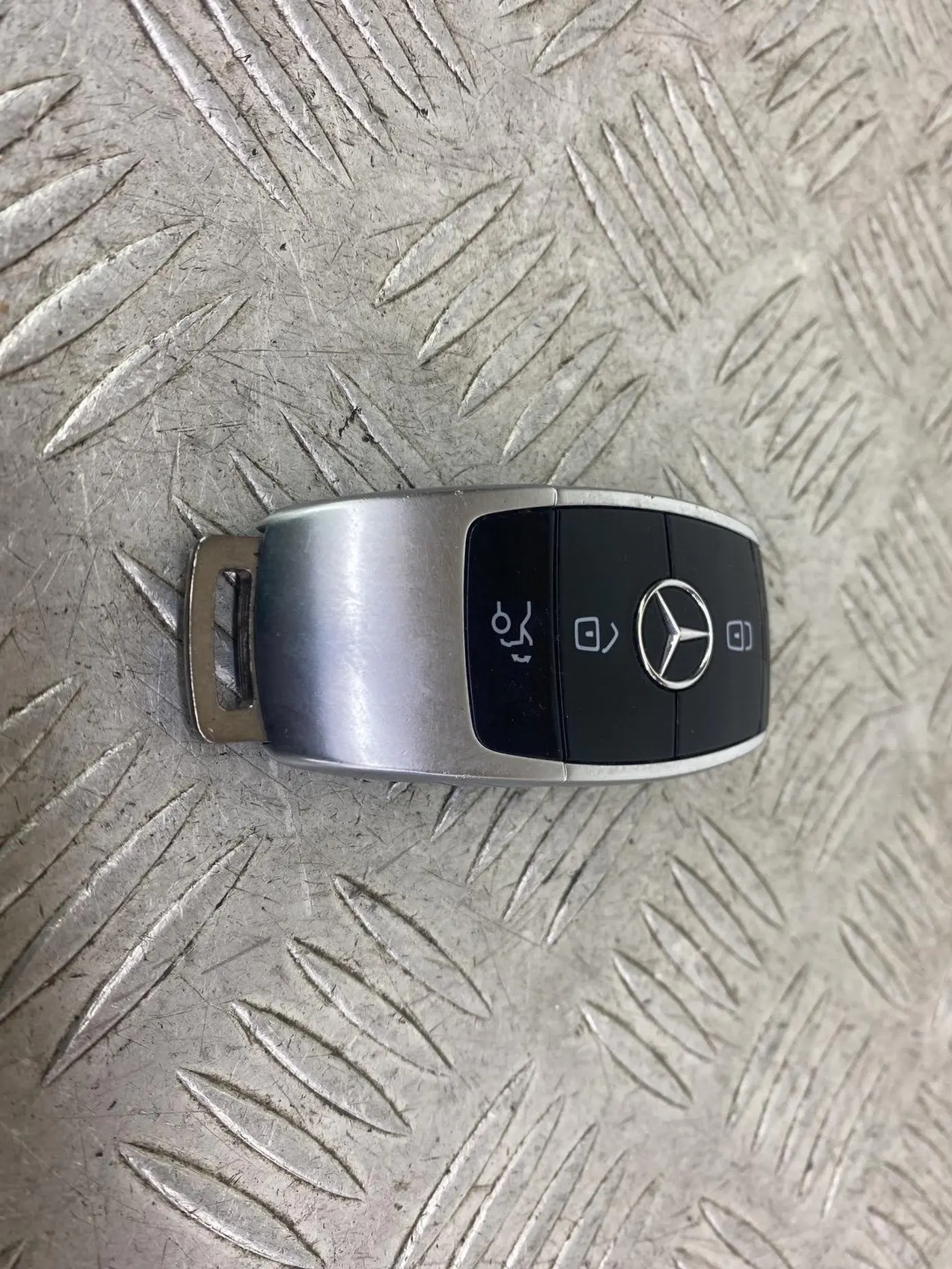 Ключ к Mercedes-Benz E-klasse 2019