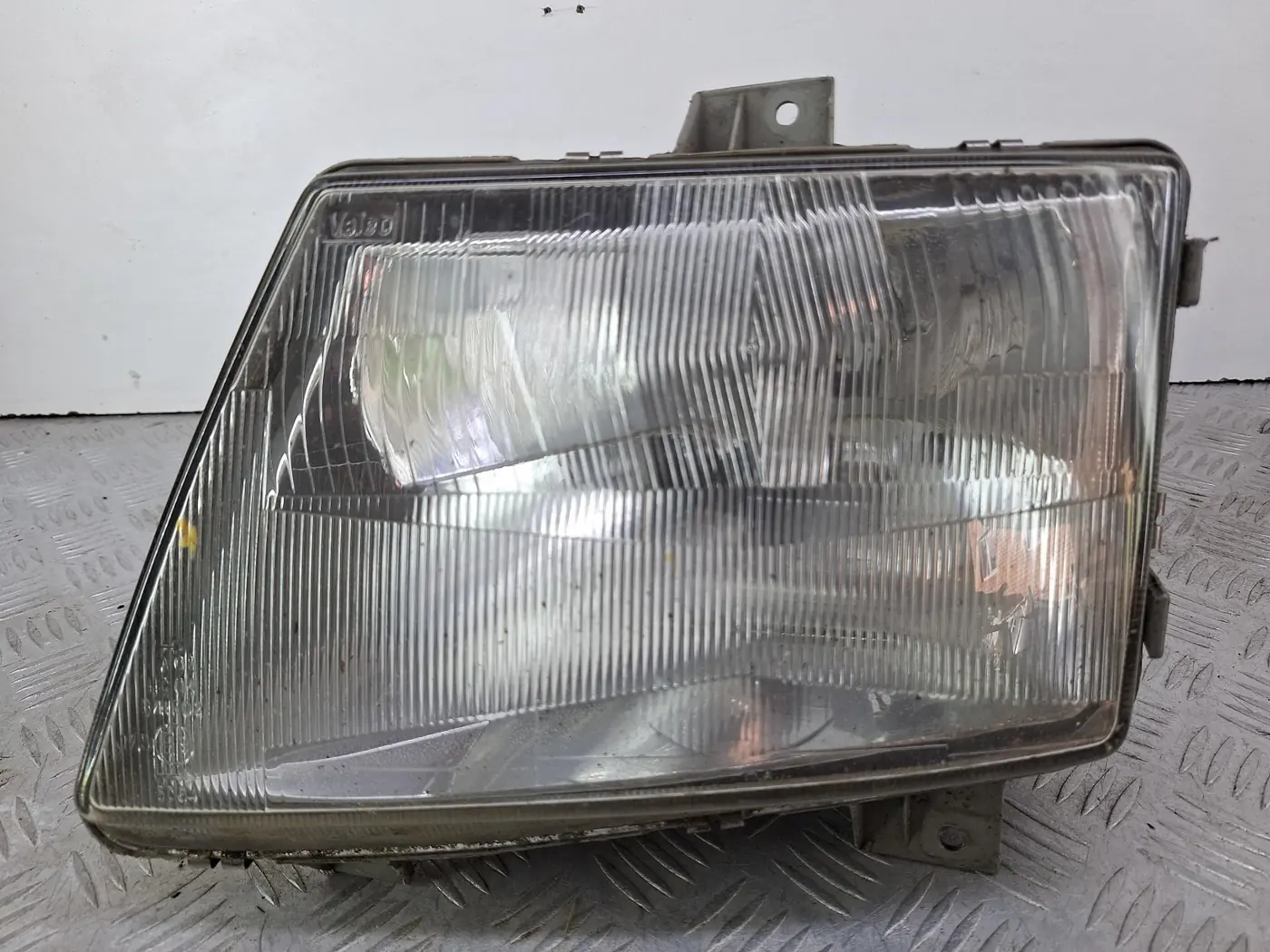 Фара левая к Mercedes-Benz Vito 2000