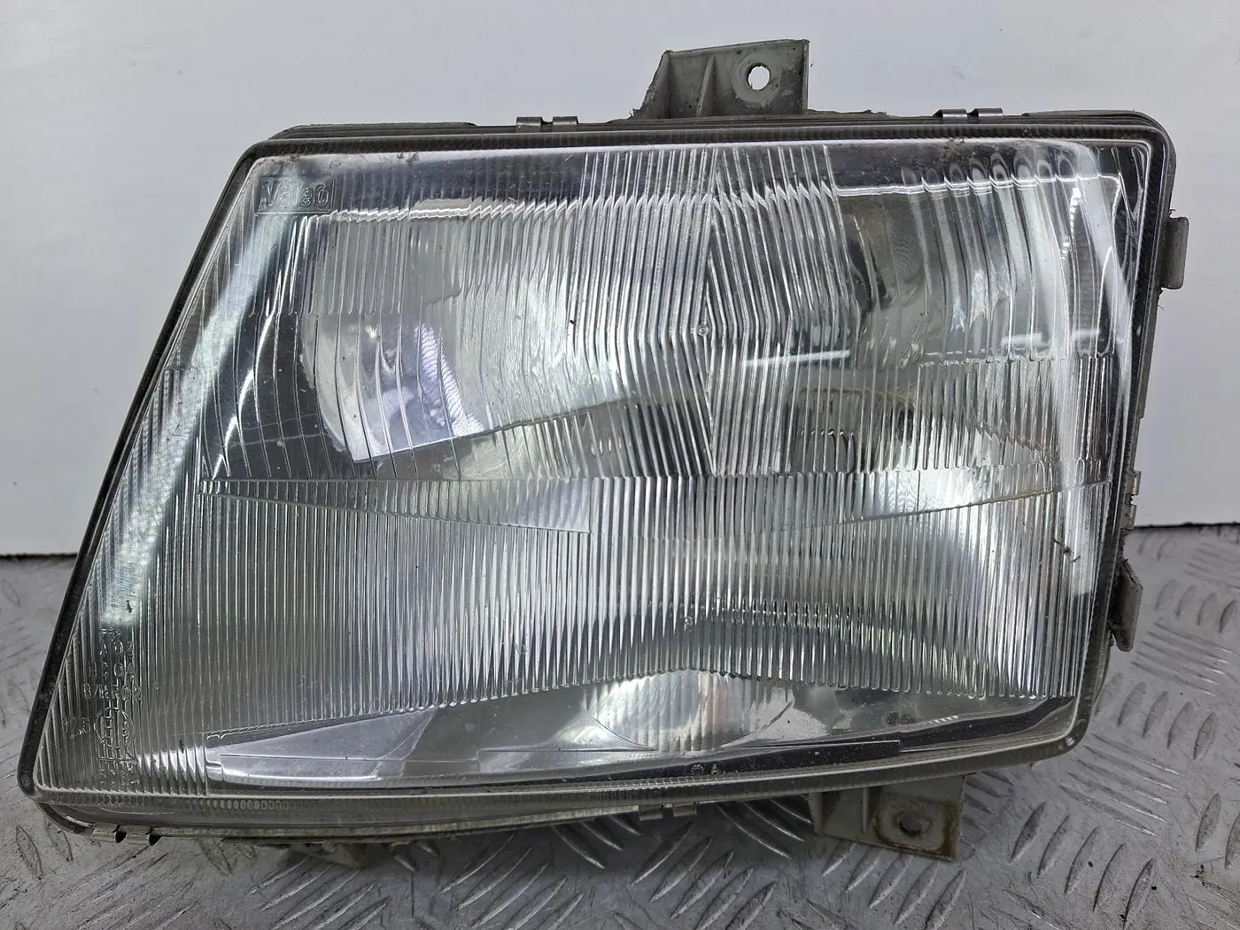 Фара левая к Mercedes-Benz Vito 2000