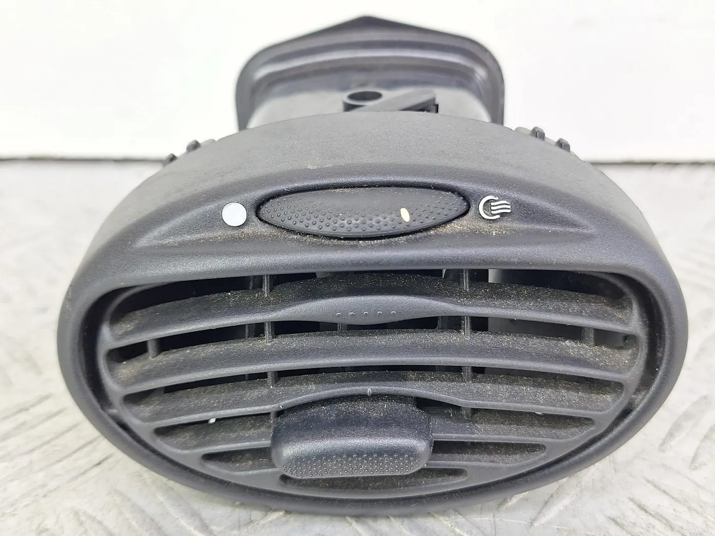 Дефлектор обдува салона к Ford Focus 1999