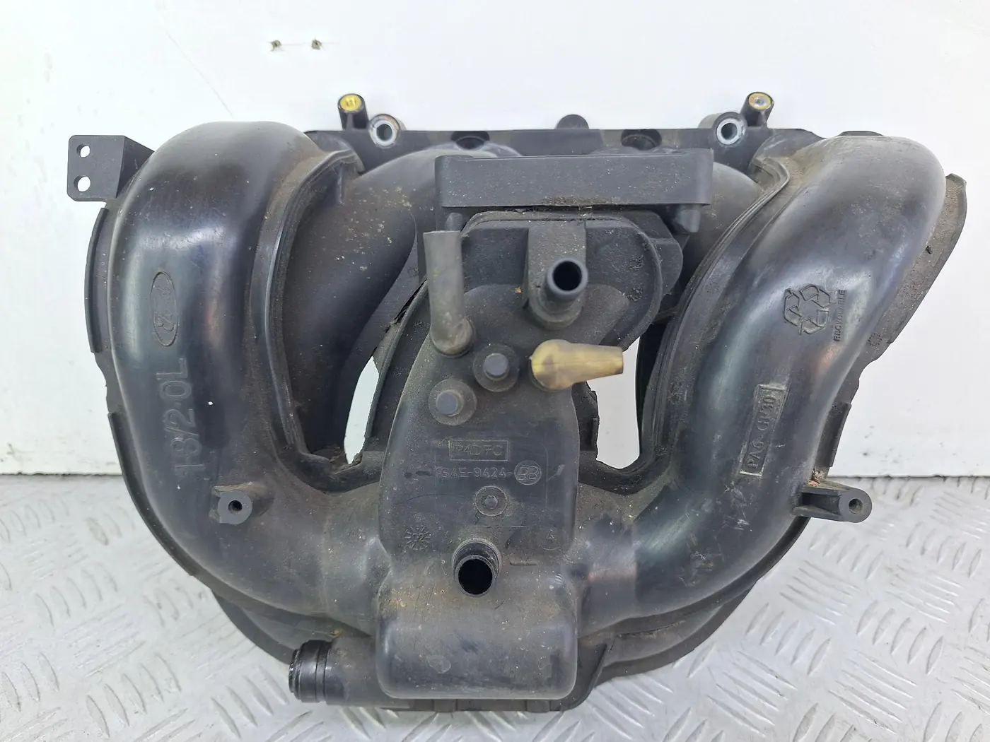 Коллектор впускной к Ford Focus 2003