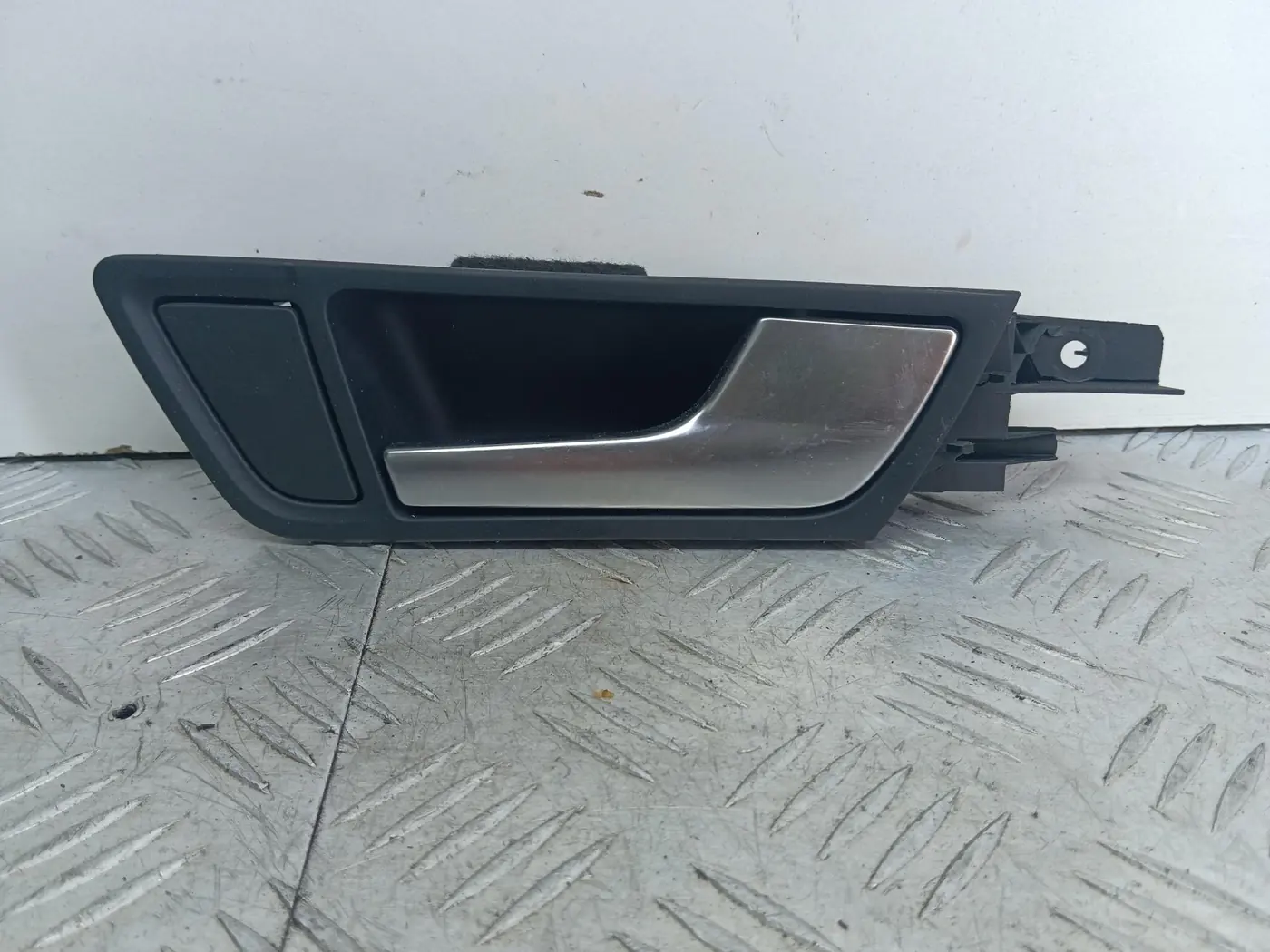 Ручка внутренняя задняя правая к Audi Q5 2015