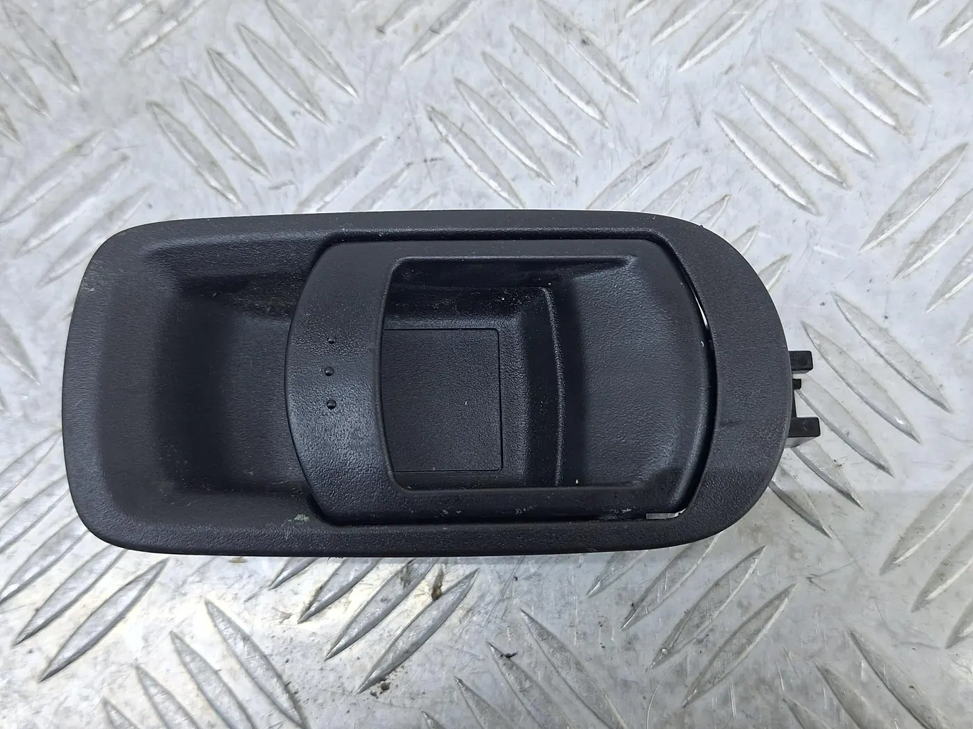 Лючок топливного бака к Mazda 6 2020