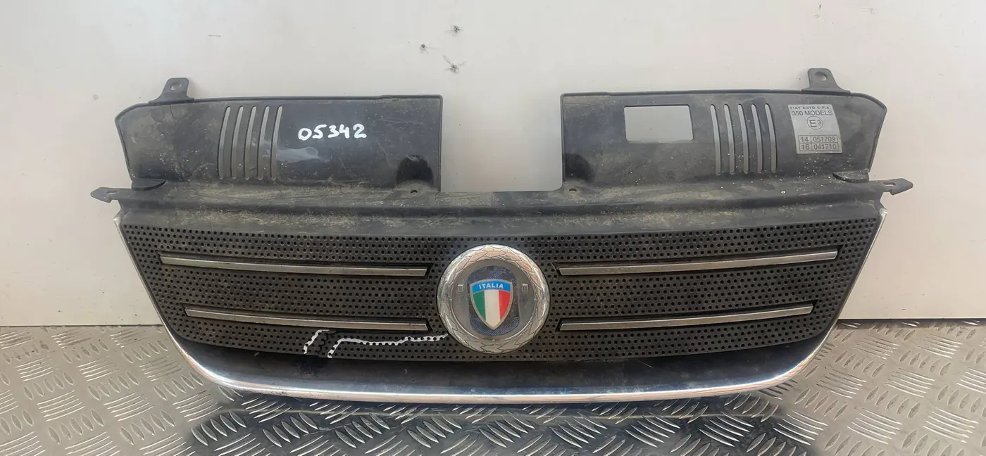 Решетка радиатора к Fiat Idea 2010