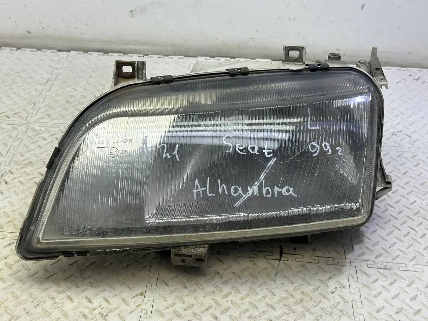 Фара левая к SEAT Alhambra 1999