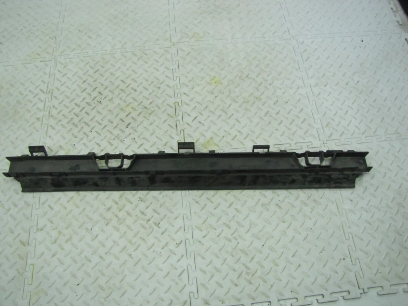 Кронштейн радиатора к BMW Z4 2001